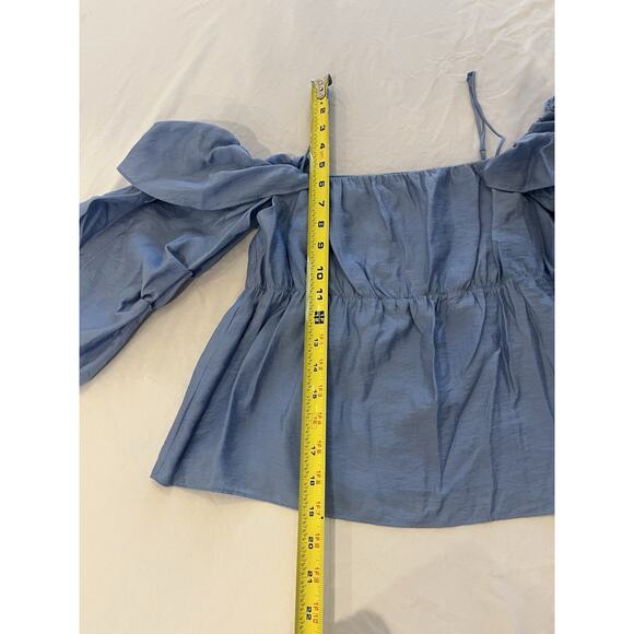 Vince Cold Shoulder Ruffle Sleeve Top Size Small / 4-6 - Picture 4 of 7